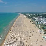 아파트 Trendy Seafront With Terrace 비비오네