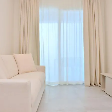 Trendy Seafront With Terrace Daire *