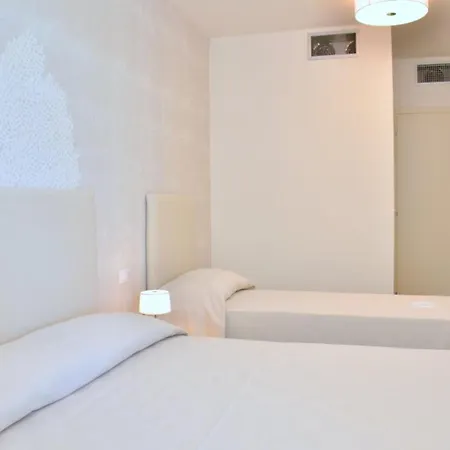 Trendy Seafront With Terrace Lägenhet