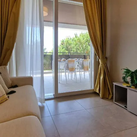 Διαμέρισμα Trendy Seafront With Terrace