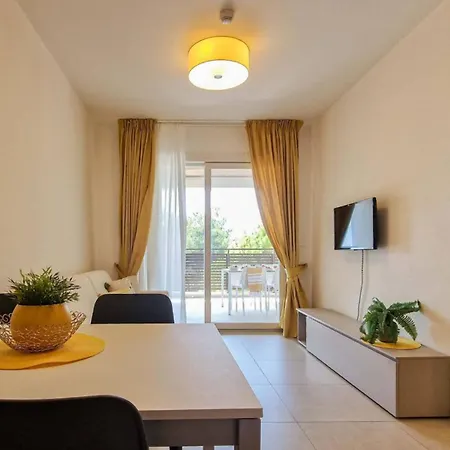 Διαμέρισμα Trendy Seafront With Terrace *